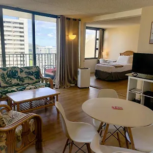 https://waikiki-banyan-2111a-condo.hotelsinhawaii.org